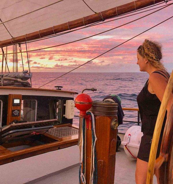 Ocean Nomads sailing the atlantic 594